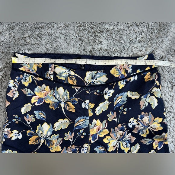 Vintage The Limited (pre-2017 changeover) Floral Ankle Pants, size 2 - Picture 4 of 7
